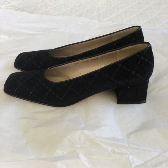 Salvatore Ferragamo Suede Pumps - Picture 5 of 11